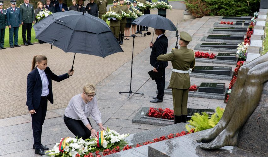 Premjerė dalyvavo Medininkų aukų pagerbime: klydome manydami, kad tai buvo paskutinės sovietų imperijos konvulsijos