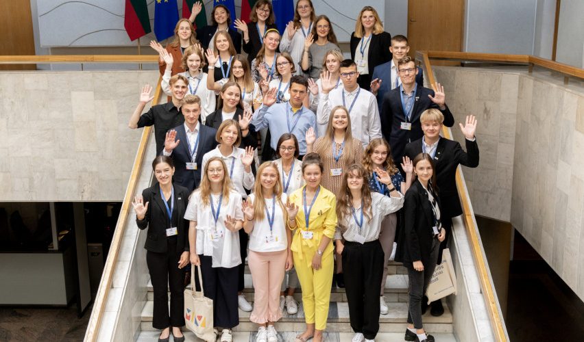 Savaitę Vyriausybės veikloje dalyvaus moksleiviai iš visos Lietuvos
