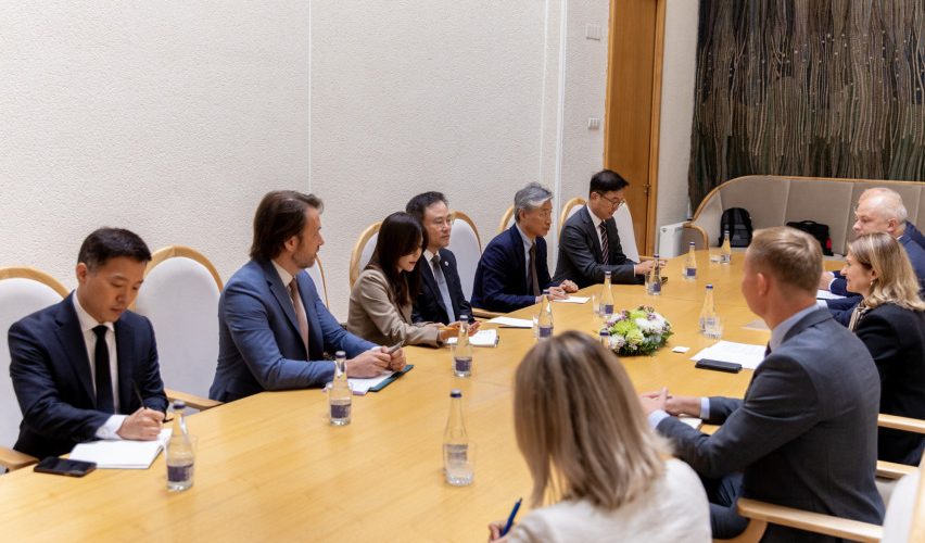 Vyriausybės kanclerė susitiko su vienos didžiausių Pietų Korėjos korporacijų SK Inc