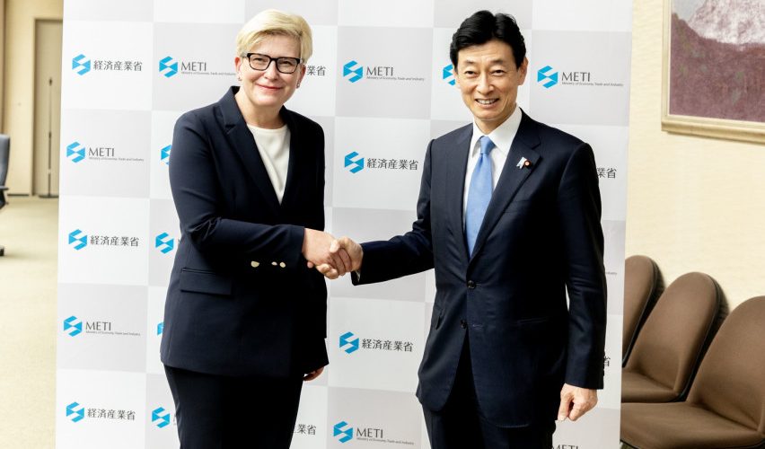 Premjerė susitiko su Japonijos ūkio, prekybos ir pramonės ministru bei Lietuvos-Japonijos draugystės parlamentinės grupės nariais