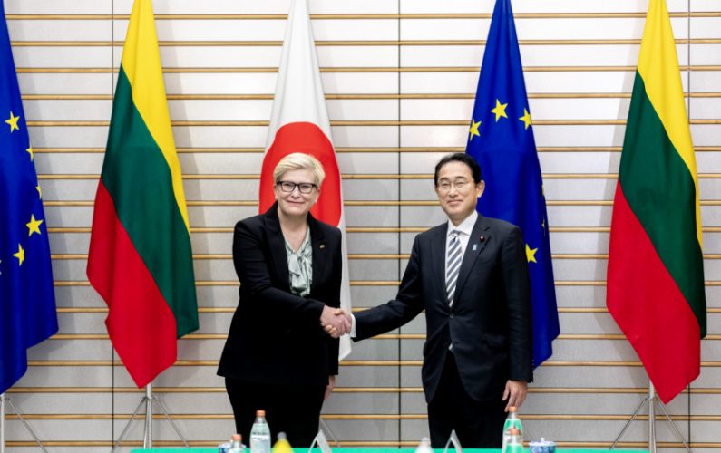 Susitikę Lietuvos ir Japonijos Vyriausybių vadovai bendru pareiškimu patvirtino šalių strateginę partnerystę
