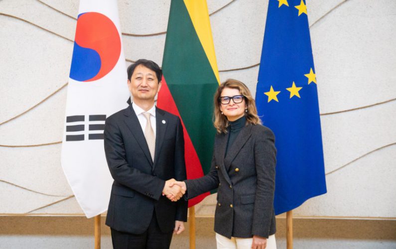 Vyriausybės kanclerė susitiko su Pietų Korėjos prekybos ministru