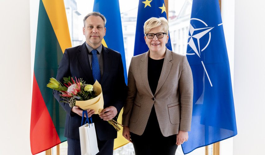 Premjerė priėmė Vyriausybės atstovo priesaiką