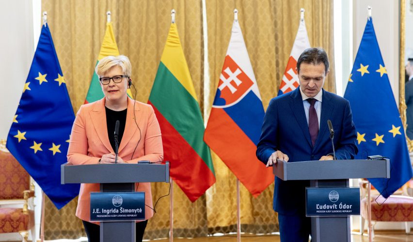 Premjerė Bratislavoje susitiko su Slovakijos Ministru Pirmininku Ľudovit Odoru