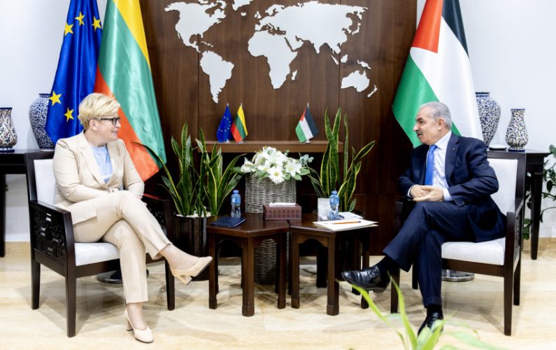 Ministrė Pirmininkė susitiko su Palestinos Ministru Pirmininku Mohammadu Shtayyeh