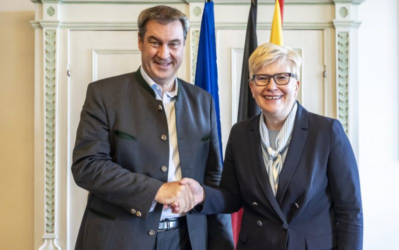 Premjerė Miunchene susitiko su Bavarijos Ministru Pirmininku, Vokietijos CDU lyderiu, šalies verslo atstovais