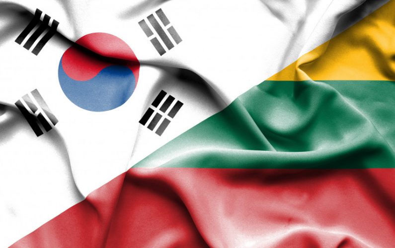 Premjerė pasveikino Korėją nacionalinės šventės proga