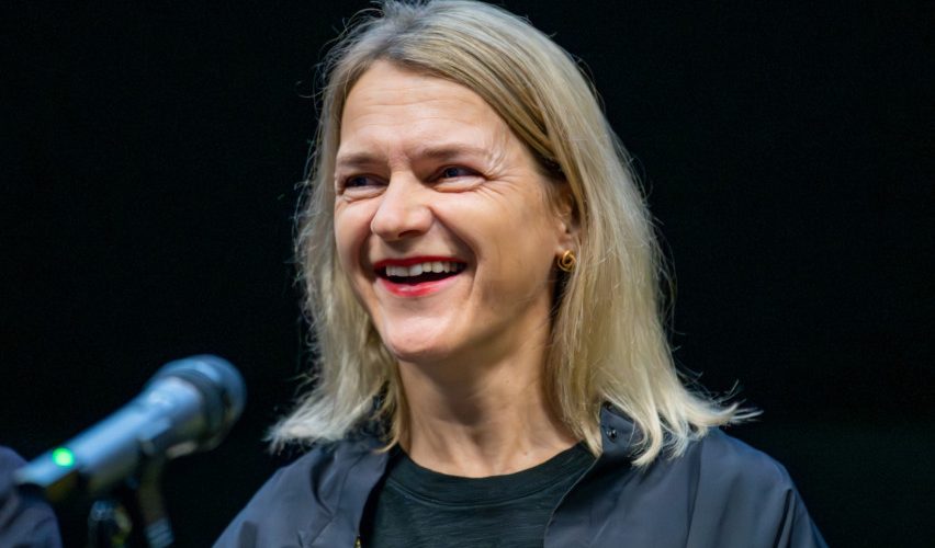 Premjerė pasveikino menininkę Nomedą Urbonas jubiliejaus proga