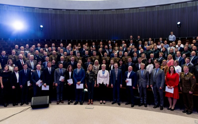 Premjerė padėkojo NATO viršūnių susitikimą organizavusių institucijų kolegoms