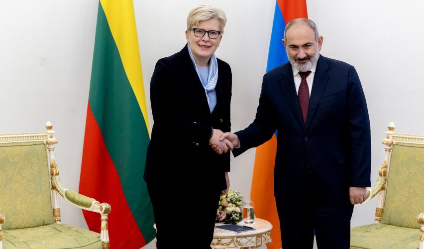 Armėnijoje viešinti premjerė: remiame Armėnijos įsipareigojimą siekti tvarios ir ilgalaikės taikos