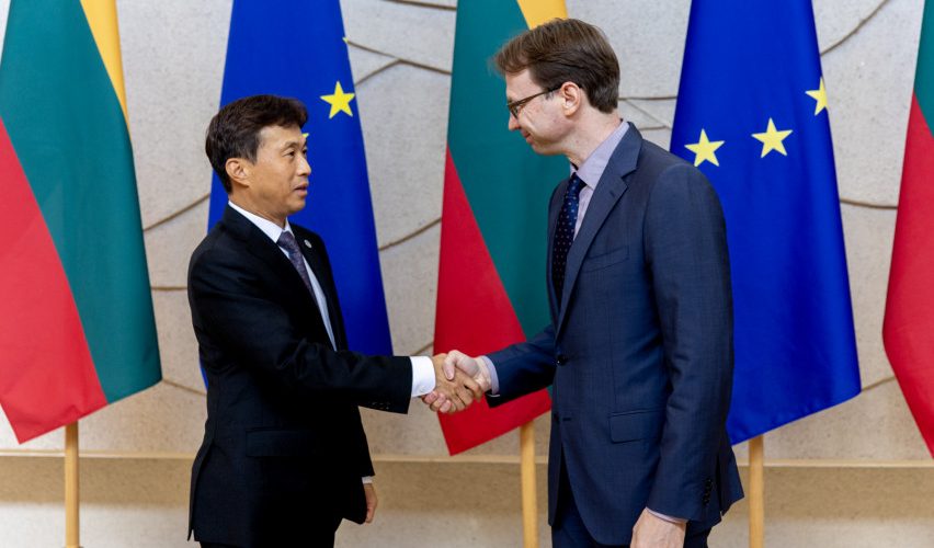 Vyriausybės vicekancleris susitiko su Korėjos Respublikos specialiuoju pasiuntiniu Noh Jung Kwak