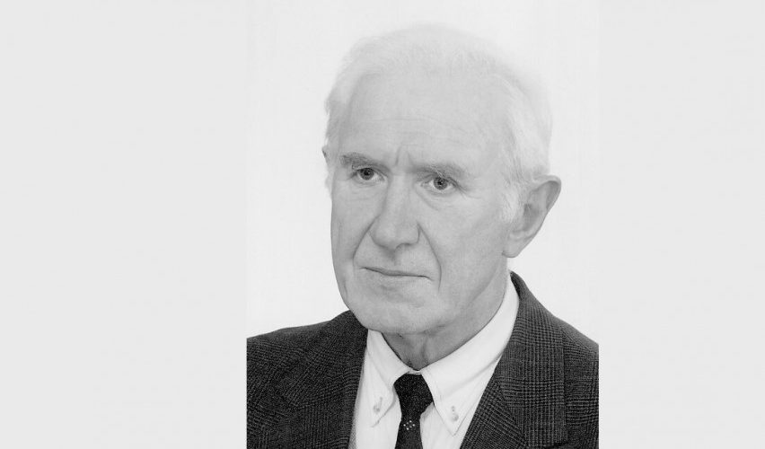 Premjerė reiškia užuojautą dėl Kovo 11-osios Akto signataro Eugenijaus Petrovo mirties