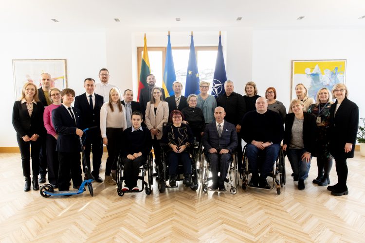 Premjerė susitiko su pergalėmis džiuginančiais Lietuvos neįgaliųjų rinktinės nariais