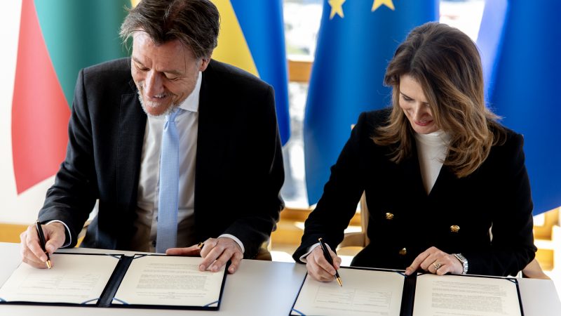 Lietuva ir EBPO steigia unikalią tarptautinę dezinformacijos užkardymo programą
