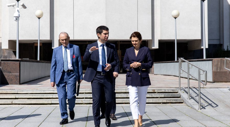Lietuva padeda Moldovai kurti kovos su hibridinėmis ir kibernetinėmis grėsmėmis sistemą