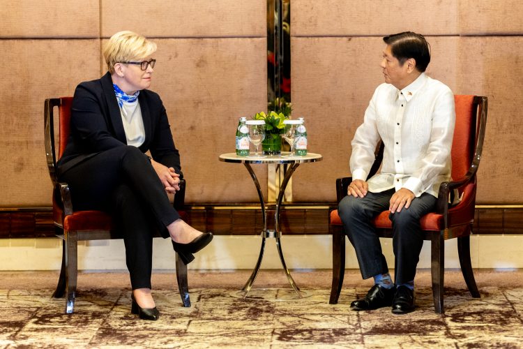 Su Filipinų Prezidentu susitikusi Premjerė: susijęs mūsų saugumas – stipri paskata plėsti tarpusavio ryšius