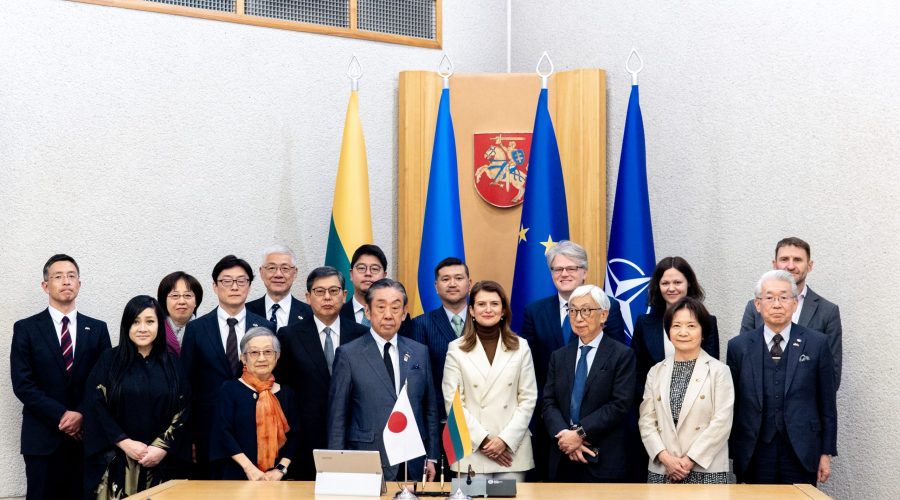 Susitikime su Japonijos garbės konsulais Vyriausybės kanclerė padėkojo už dvišalių ryšių stiprinimą ir Japonijos solidarumą su Ukraina