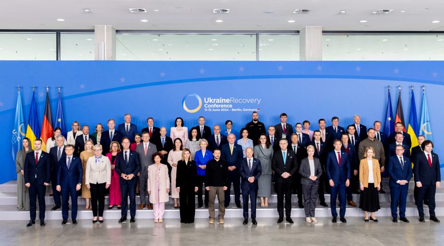 Premjerė Ukrainos atkūrimo konferencijoje: ko negeba užkariauti, Rusija verčia griuvėsiais – privalome suteikti Ukrainai visus ginklus ir padėti atkurti šalį