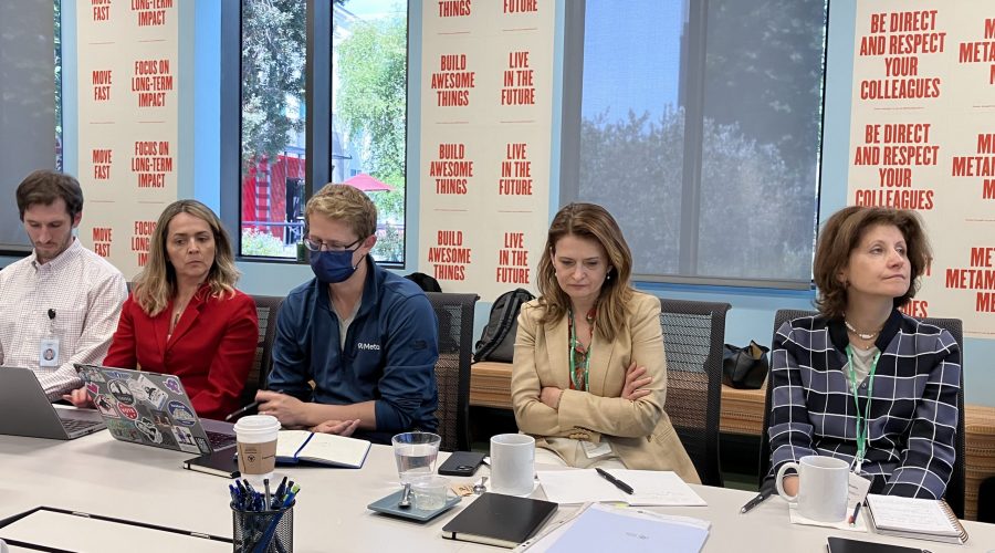 Vyriausybės kanclerė Silicio slėnyje su socialinių tinklų valdytojais ir DI modelius kuriančių kompanijų atstovais sprendžia dezinformacijos keliamus iššūkius