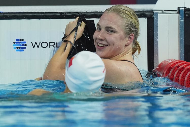 Premjeras sveikina auksą pasaulio plaukimo čempionate iškovojusią Rūtą Meilutytę