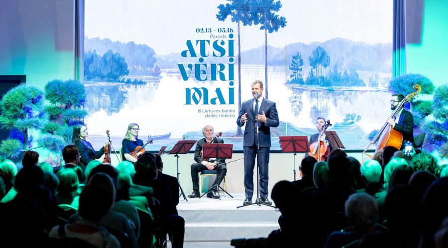 Premjeras parodos „Atsivėrimai“ atidaryme: gėrėdamiesi menu tauriname sielą ir prisidedame prie visuomenės raidos