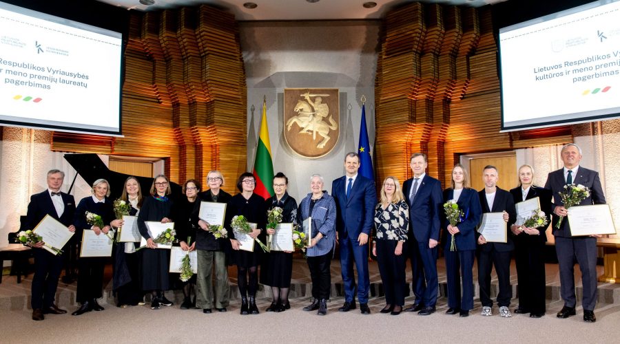 Iškiliems kūrėjams įteiktos Vyriausybės kultūros ir meno premijos