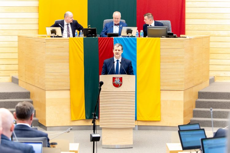 Premjeras pristatė į socialinę gerovę ir šalies saugumą orientuotus svarbiausius Vyriausybės darbus Seimo sesijoje