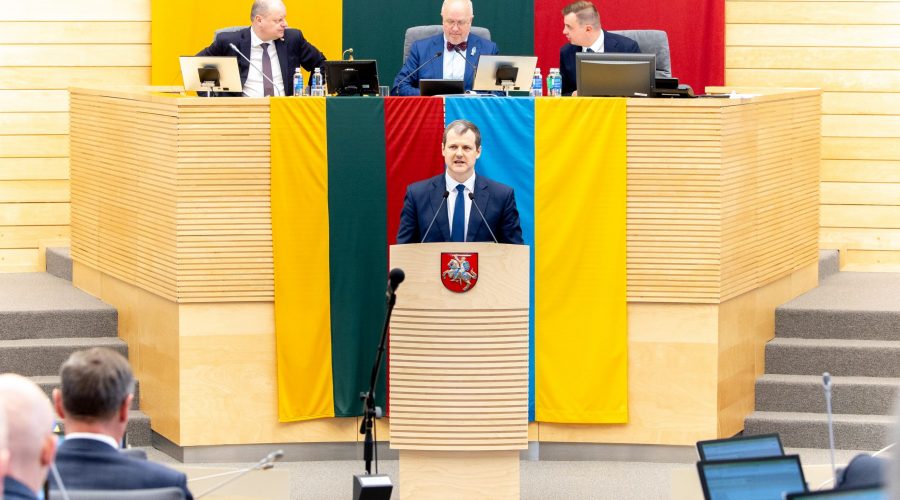 Premjeras pristatė į socialinę gerovę ir šalies saugumą orientuotus svarbiausius Vyriausybės darbus Seimo sesijoje
