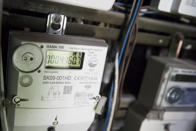 Vyriausybė pritarė visuomeninio tiekimo pratęsimui jautriausiems elektros energijos vartotojams