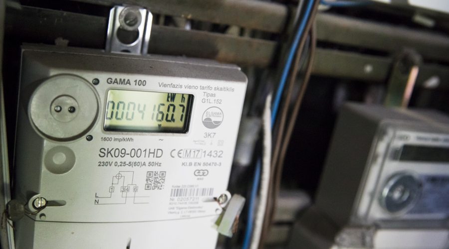 Vyriausybė pritarė visuomeninio tiekimo pratęsimui jautriausiems elektros energijos vartotojams