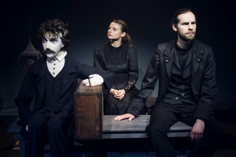Čiurlionio vaikystė lėlių teatre: proga vaikams bei tėvams pabėgti nuo įvairiaformio triukšmo ir išgirsti vieniems kitus