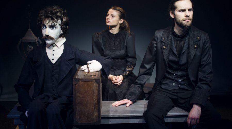 Čiurlionio vaikystė lėlių teatre: proga vaikams bei tėvams pabėgti nuo įvairiaformio triukšmo ir išgirsti vieniems kitus
