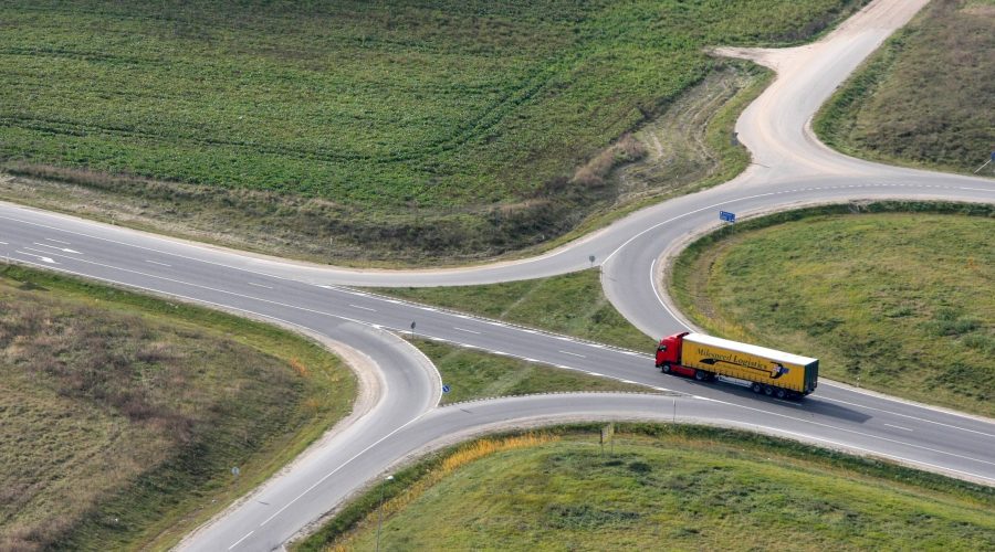Plečiamas mokamų kelių tinklas krovininiam ir komerciniam transportui