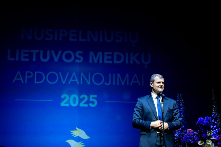 Premjeras lankėsi Kauno klinikose ir LSMU bei pasveikino nusipelniusius Lietuvos medikus