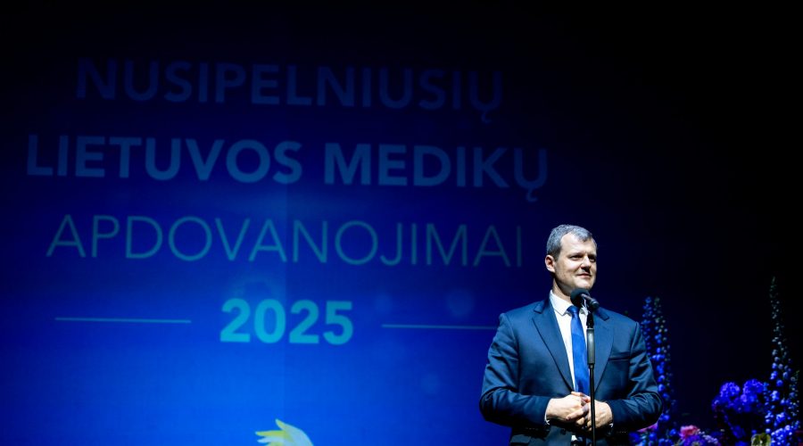 Premjeras lankėsi Kauno klinikose ir LSMU bei pasveikino nusipelniusius Lietuvos medikus