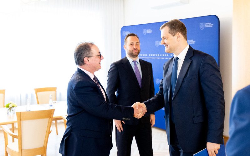 Premjeras su „Nasdaq“ vyriausiuoju ekonomistu aptarė ekonomikos tendencijas