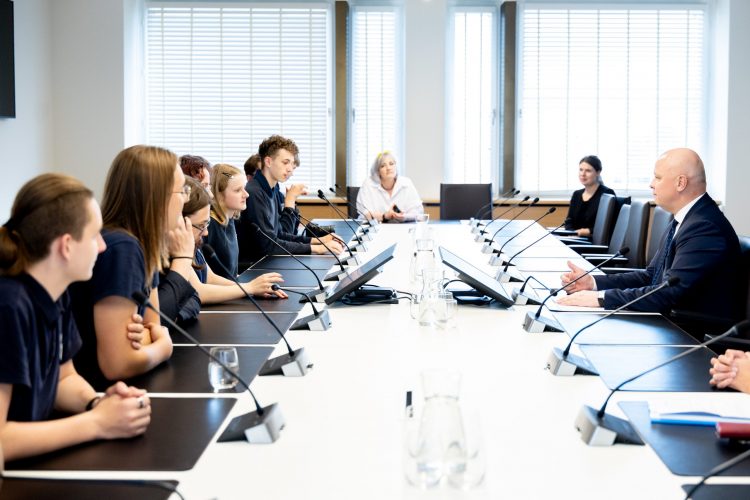 Antrajame dezinformacijos raštingumo egzamine geriausiai pasirodė devintokai iš Kauno, Šilalės ir Ukmergės mokyklų