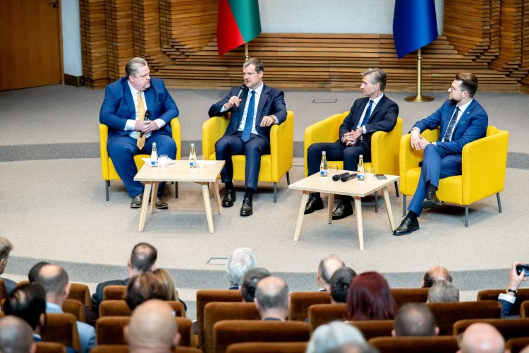 Lietuvos garbės konsulus pasveikinęs Premjeras: esate mūsų stiprybė ir balsas visame pasaulyje