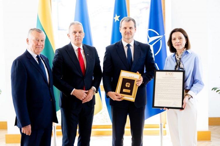 Premjerui – padėkos ženklas už verslo ir valdžios bendradarbiavimą