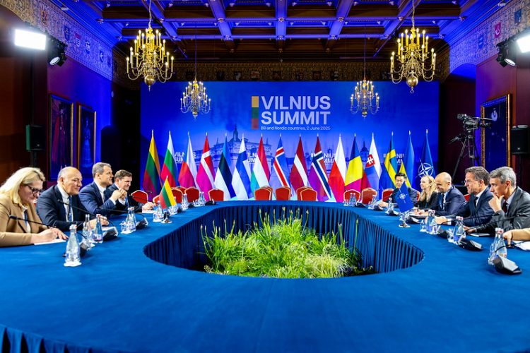 Su NATO vadovu susitikęs premjeras: 5 proc