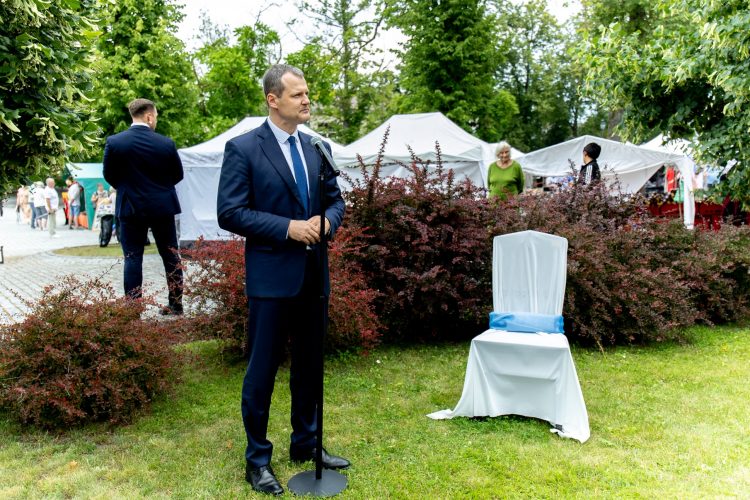 Žagarėje Premjeras su vietos bendruomene atidengė simbolį krašto žydams atminti