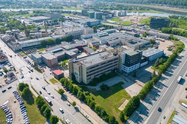 Vertinant poveikį aplinkai, daugiau dėmesio bus skiriama gynybos pramonei ir technologijų plėtrai