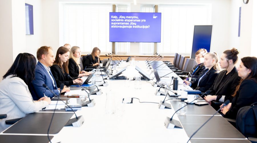 Vyriausybės kanceliarijoje – tarpinstitucinė diskusija, kaip auginti socialinį atsparumą valstybėje