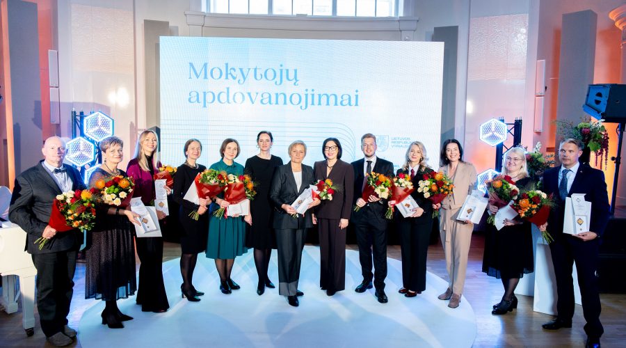 Iškilmingai įteiktos Metų mokytojo, Meilės Lukšienės, Lituanistinio švietimo mokytojo premijos