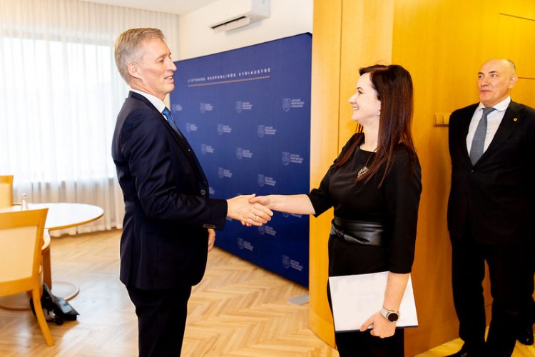 Premjerė susitiko su Norvegijos ambasadoriumi