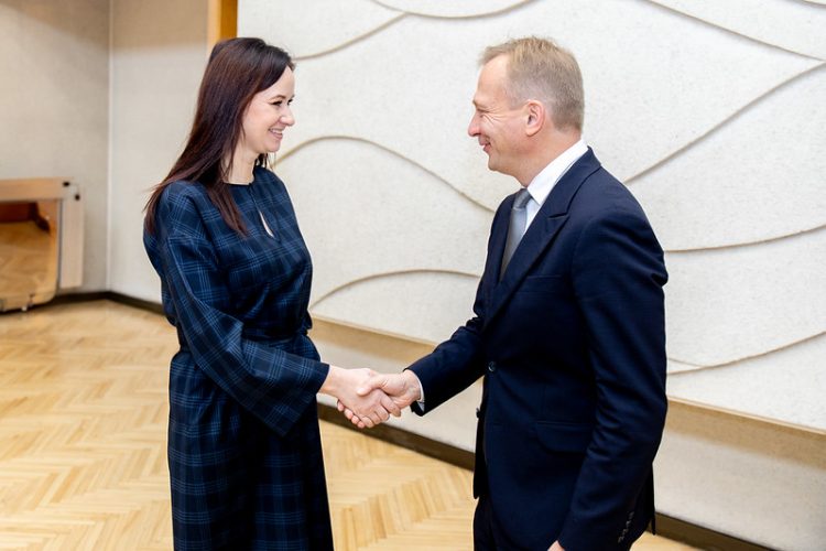 Susitikime su EK nariu Piotru Serafinu Premjerė aptarė daugiamečio ES biudžeto klausimus