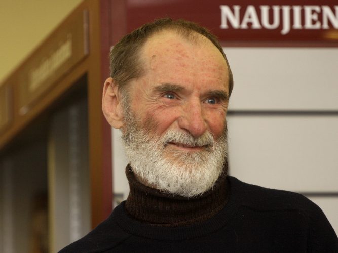 Premjerė pasveikino dailėtyrininką Alfonsą Andriuškevičių jubiliejaus proga