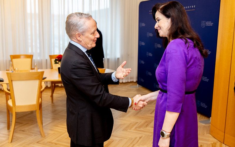 Premjerė aptarė šalių bendradarbiavimą ir saugumo bei gynybos temas su Nyderlandų ambasadoriumi