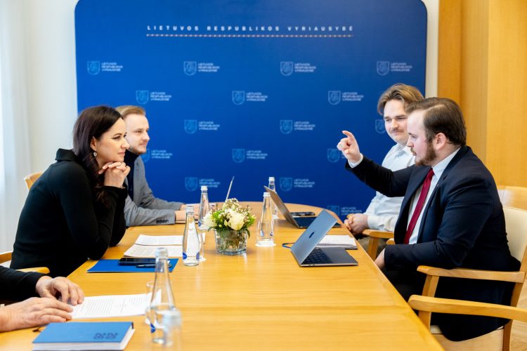 Jaunimui aktualius klausimus Ministrė Pirmininkė aptarė su LiJOT atstovais
