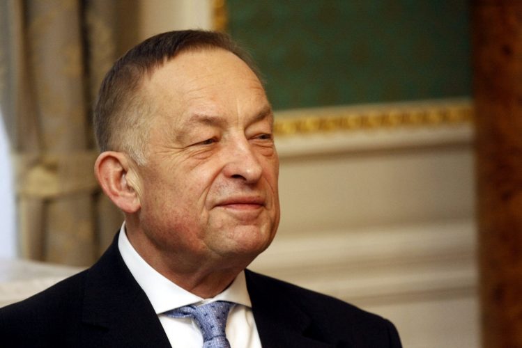 Premjerė pasveikino rašytoją Kornelijų Platelį jubiliejaus proga